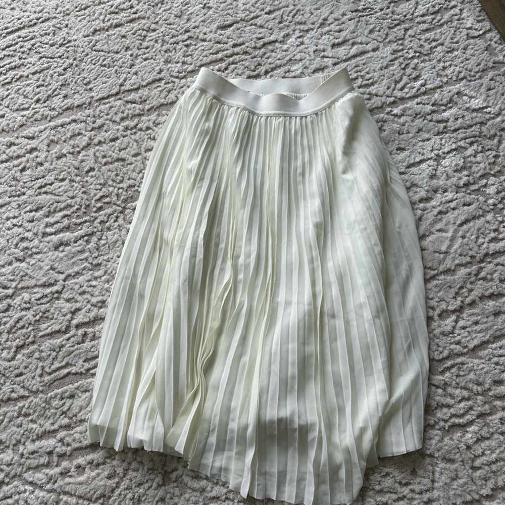 Quince Cream Pleated Midi Skirt